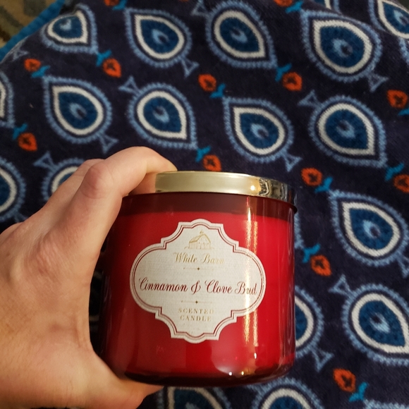 Bath & Body Works White Barn Cinnamon & Clove Bud